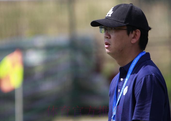 大学生三球逆转职业队 华科大继续挑战中青赛 大学生三球逆转职业队 华科大继续挑战中青赛